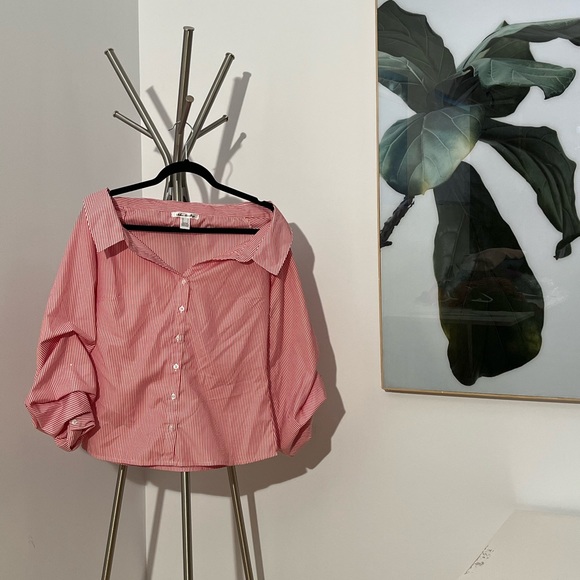 2/40$ 🛍 Striped Off Shoulder Top - Picture 1 of 2